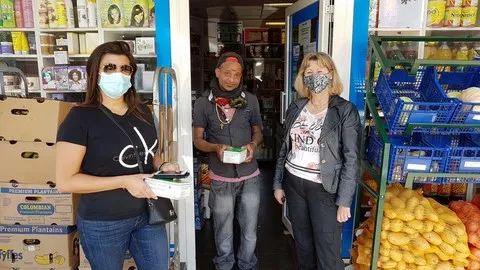 Distribution de masques aux petits commerces Catherine Aliquot-Vialat, St Pierre du Perray, distribution de masques aux petits commerces, 24 avril 2020